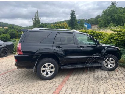 Toyotu 4Runner 4x4 z roku 2004